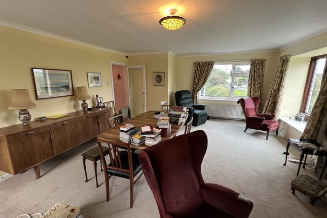Sitting/Dining Room