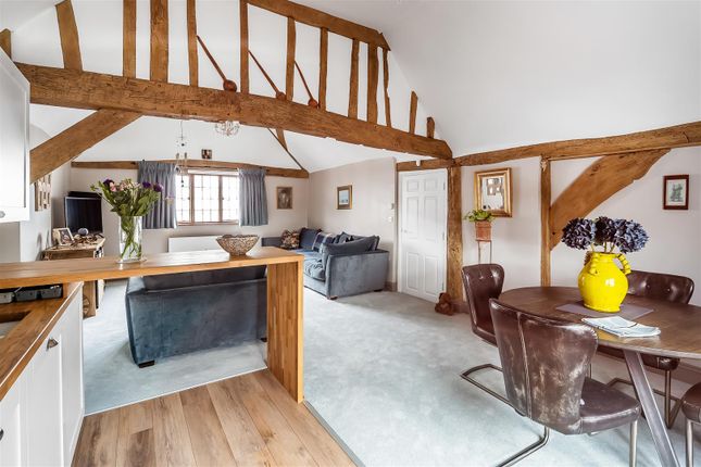 4 Devonshire House, 66 Church Street, Leatherhead photo 2