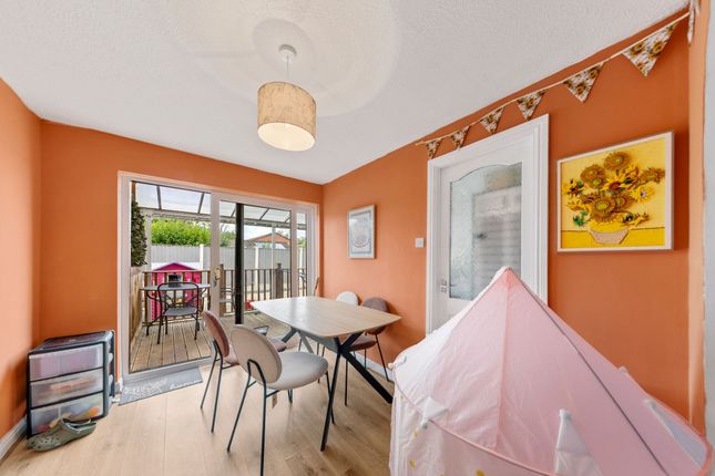 3 Yates Close, Warrington photo 4