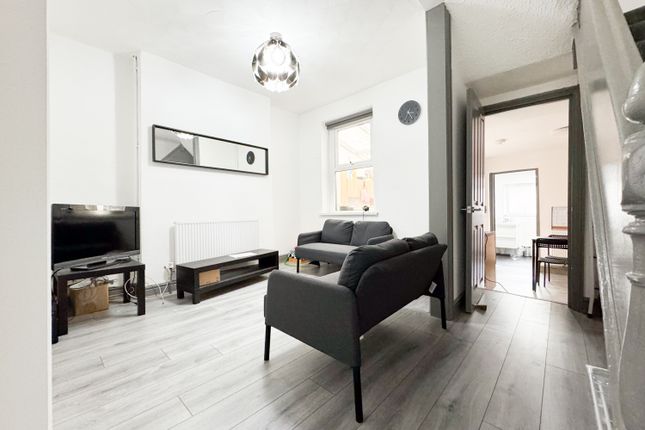 4-bed terraced on 100, Rhymney Street, Cardiff, £2,200/mo