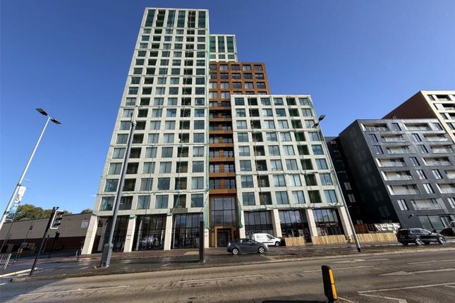 3 Bedroom Flat in M5 3NW