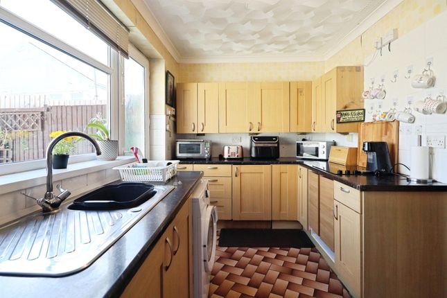 52, Wroughton Place, Cardiff photo 4