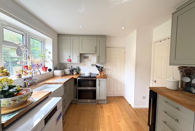 24, Moor Park Devon, Honiton photo 2