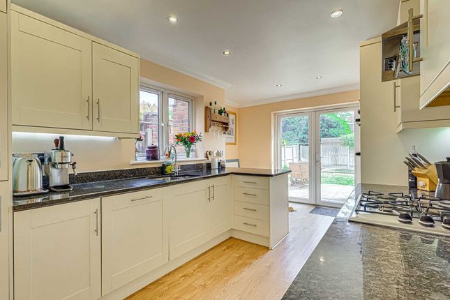 86, St Marys Drive, Benfleet photo 3