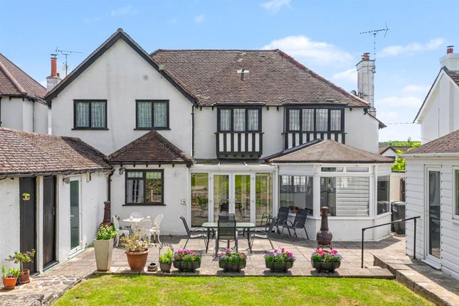 16, Tudor Way, Hockley photo 2