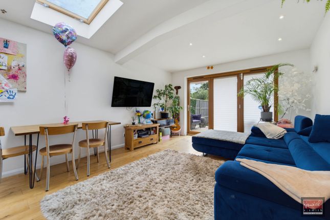 53, Glebe Road, Egham photo 4