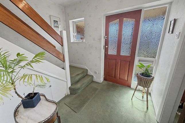 30 Ringley Drive, Manchester photo 2