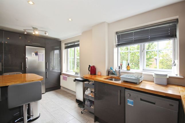 1, Goode Close, Warwick photo 4