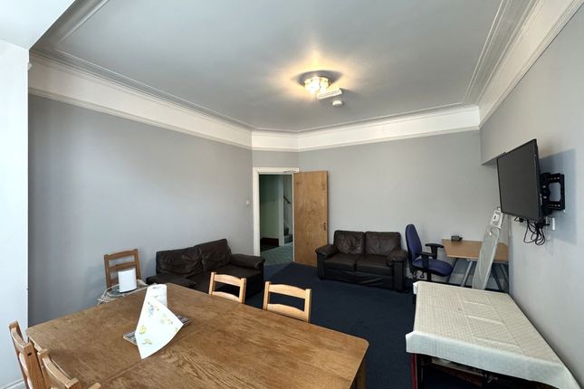 1a 174, Stow Hill, Newport photo 5