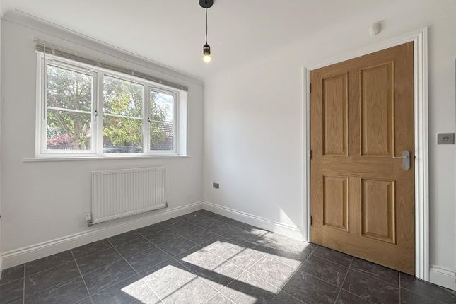 29, Redfearn Mews, Harrogate photo 2