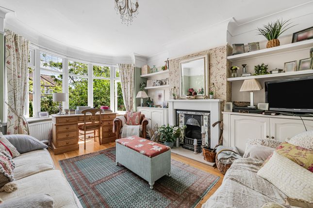9, Chiltern Drive, Surbiton photo 4