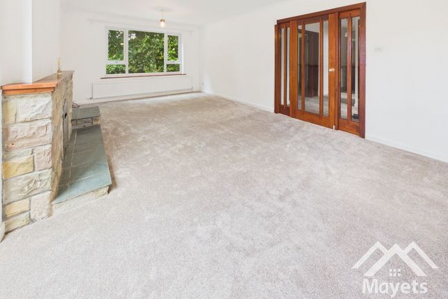 9 Heathfield Park, Blackburn photo 3