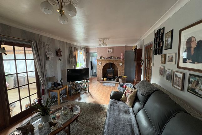 2 Rush Close, South Cadbury photo 4