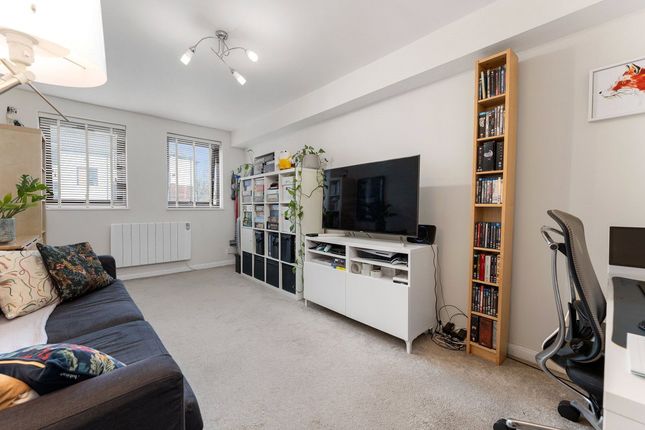 Flat for sale in Burnell Road, Sutton, Surrey