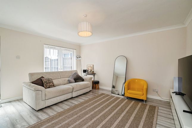 7, Rosedale Gardens, Great Yarmouth photo 4