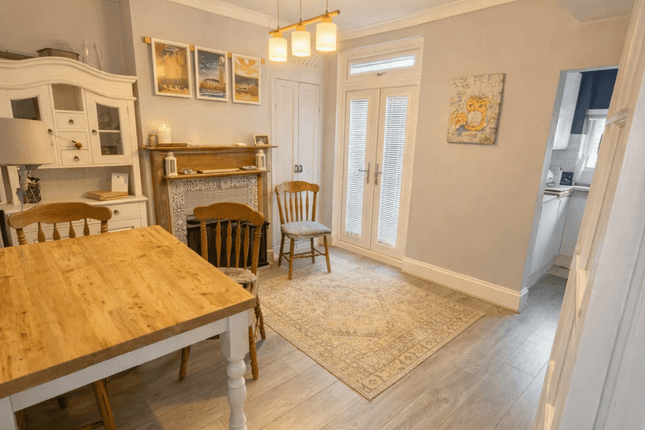18, Kynaston Road, Thornton Heath photo 3