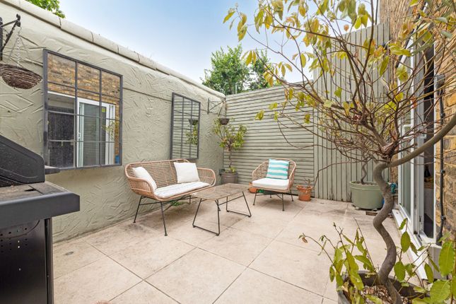 22, Weiss Road, London photo 4