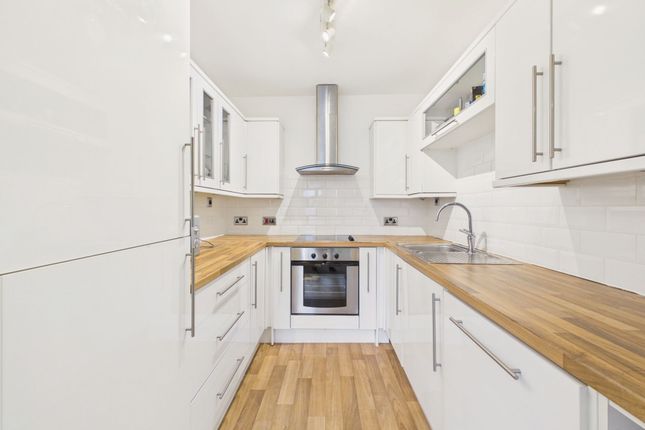 4, 158 Drury Lane, London photo 3