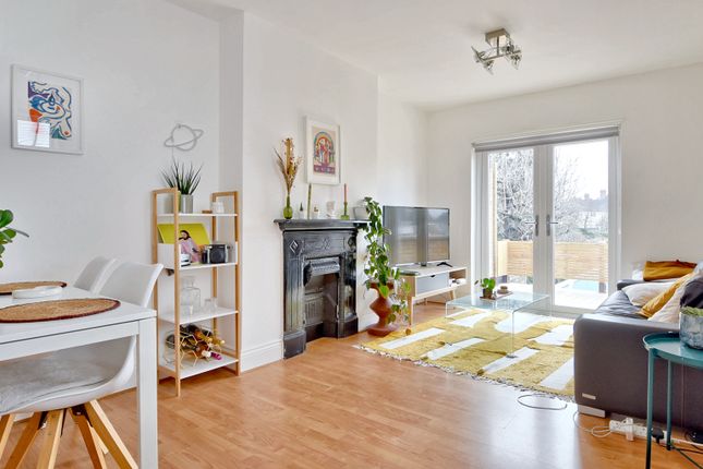 Thumbnail Flat for sale in Cricklewood Lane, Childs Hill, London