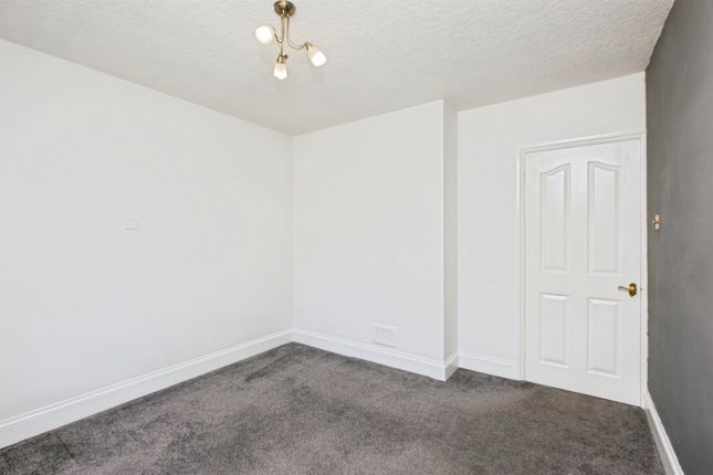 15, Beech Lane, Burton-On-Trent photo 3