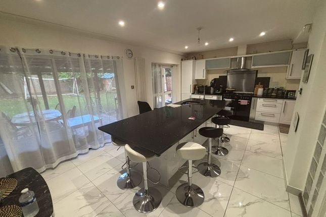 42, Kings Drive, Edgware photo 2