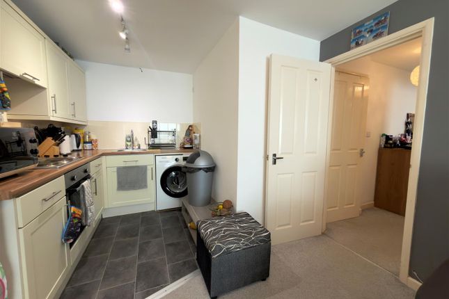 Flat 3 Amber Court, Fratton photo 3