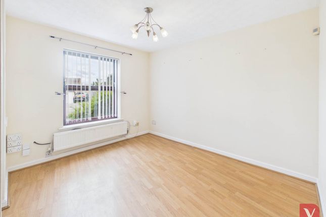 9, Gleneagles Drive, Luton photo 2