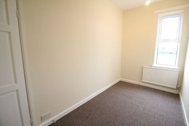 36 Hardwicke Road, Rotherham photo 5