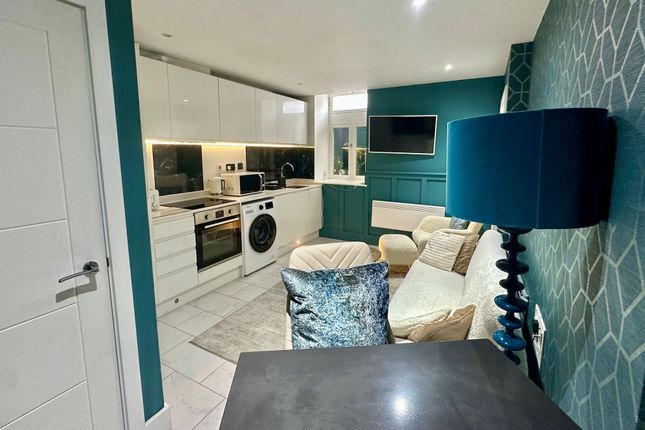 Apt 32, Cheadle House, Cheadle photo 3