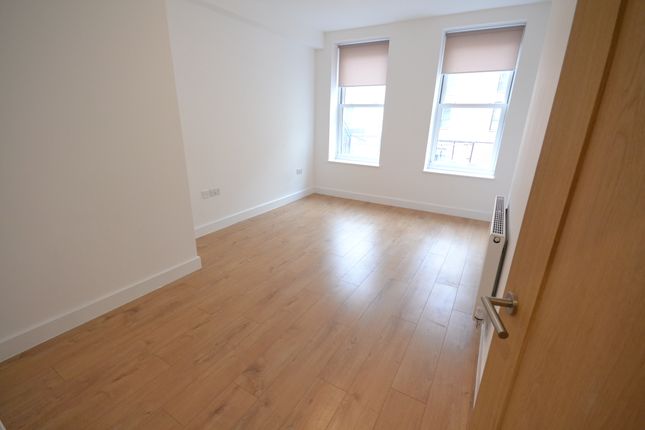18, New Broadway, Ealing photo 4