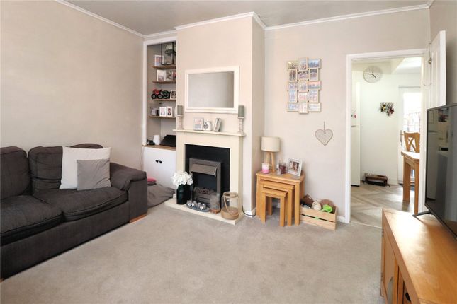 19, Bateson Way, Surrey photo 2