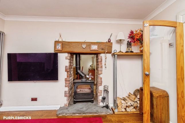 2 Yewtree Cottages, Pottal Pool Road, Stafford photo 3