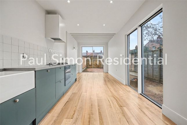 117, Chesterfield Gardens, London photo 4