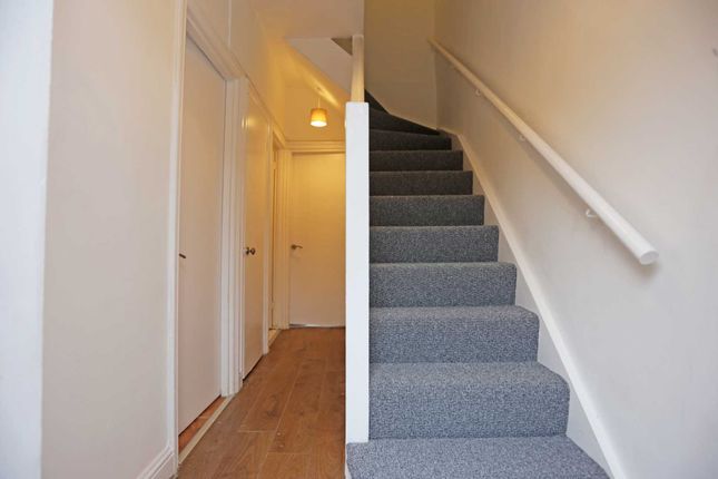Gould Terrace, London photo 5