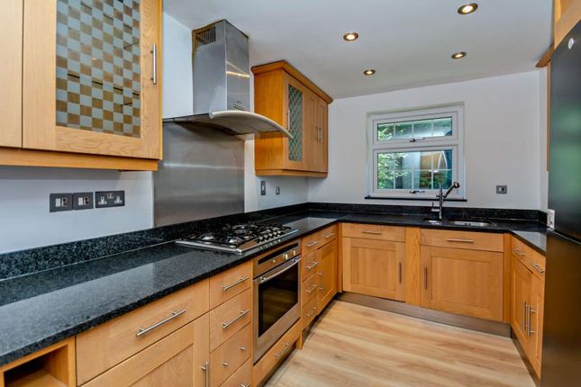 30, Westbury Lodge Close, Pinner photo 4