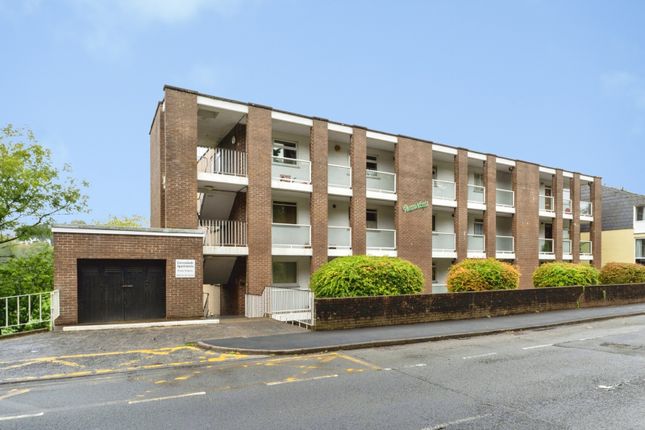 2-bed flat on Greenslade, 44, Langland Road, West Glamorgan, £200,000
