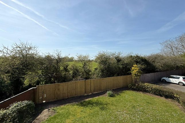 83, May Close, Swindon photo 2