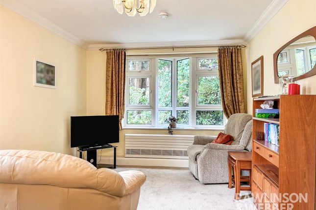 Flat 40, The Firs, Firs Close, Esher photo 4