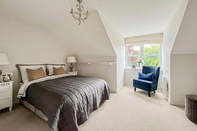 Flat 18, Radford Court,, Tower Road, Hampshire photo 5