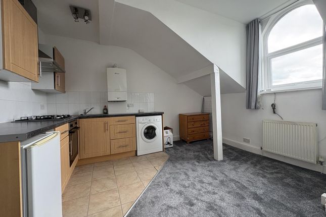 Flat 3A, 17-19, Alexandra Road, Sale photo 3