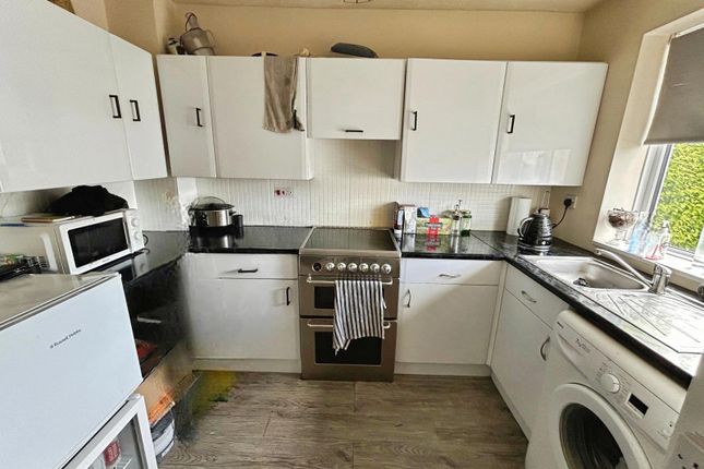28, Wye Dale, Swadlincote photo 2