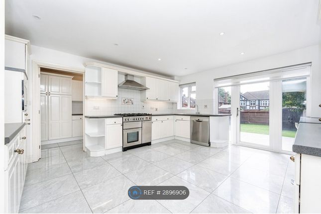 Saxton Mews, Dellfield Close, Watford photo 2