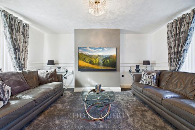 8, Coed Mor, Holywell photo 3
