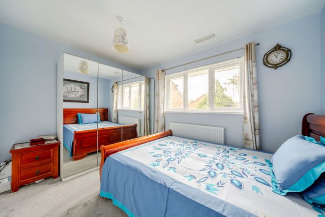 6, Ruskin Way, London photo 4