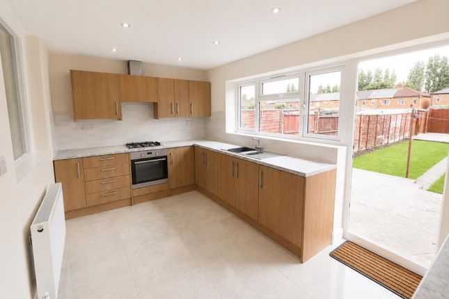 45, Middlecotes, Coventry photo 3