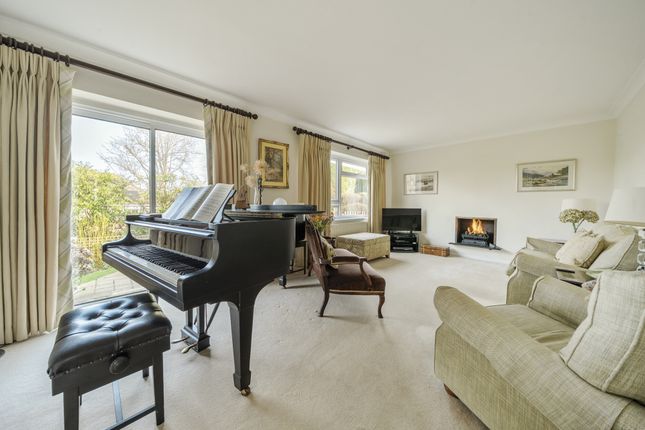 26, Longfield, Little Kingshill photo 3