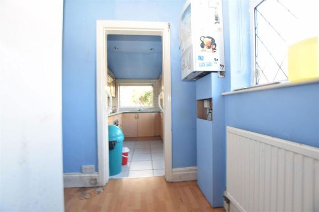 204, Victoria Avenue, Manchester photo 4