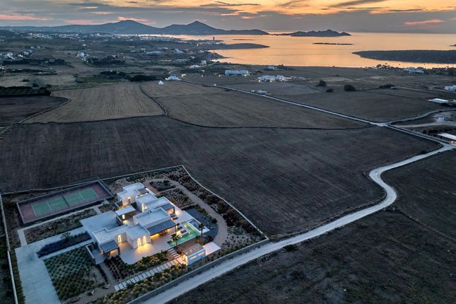 Villa for sale in Hesperia, Paros (Town), Paros, Cyclade Islands, South Aegean, Greece