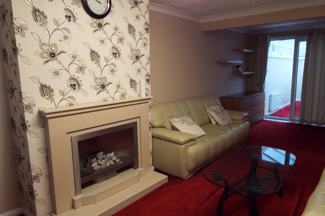 21, Warrington photo 4
