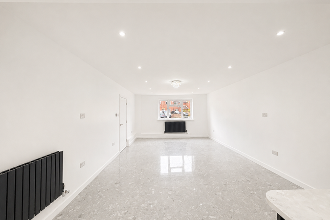 38 South Bank, Staplehurst photo 4